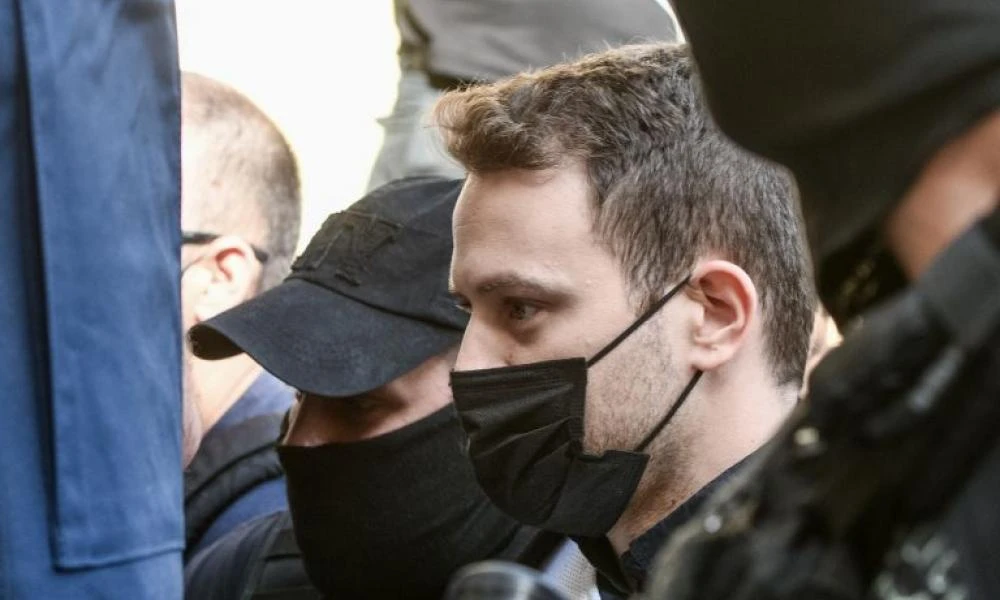 Πατέρας Καρολάϊν για Μπάμπη: "Μακάρι να έπιανα στα χέρια μου τη μικρή νυφίτσα"